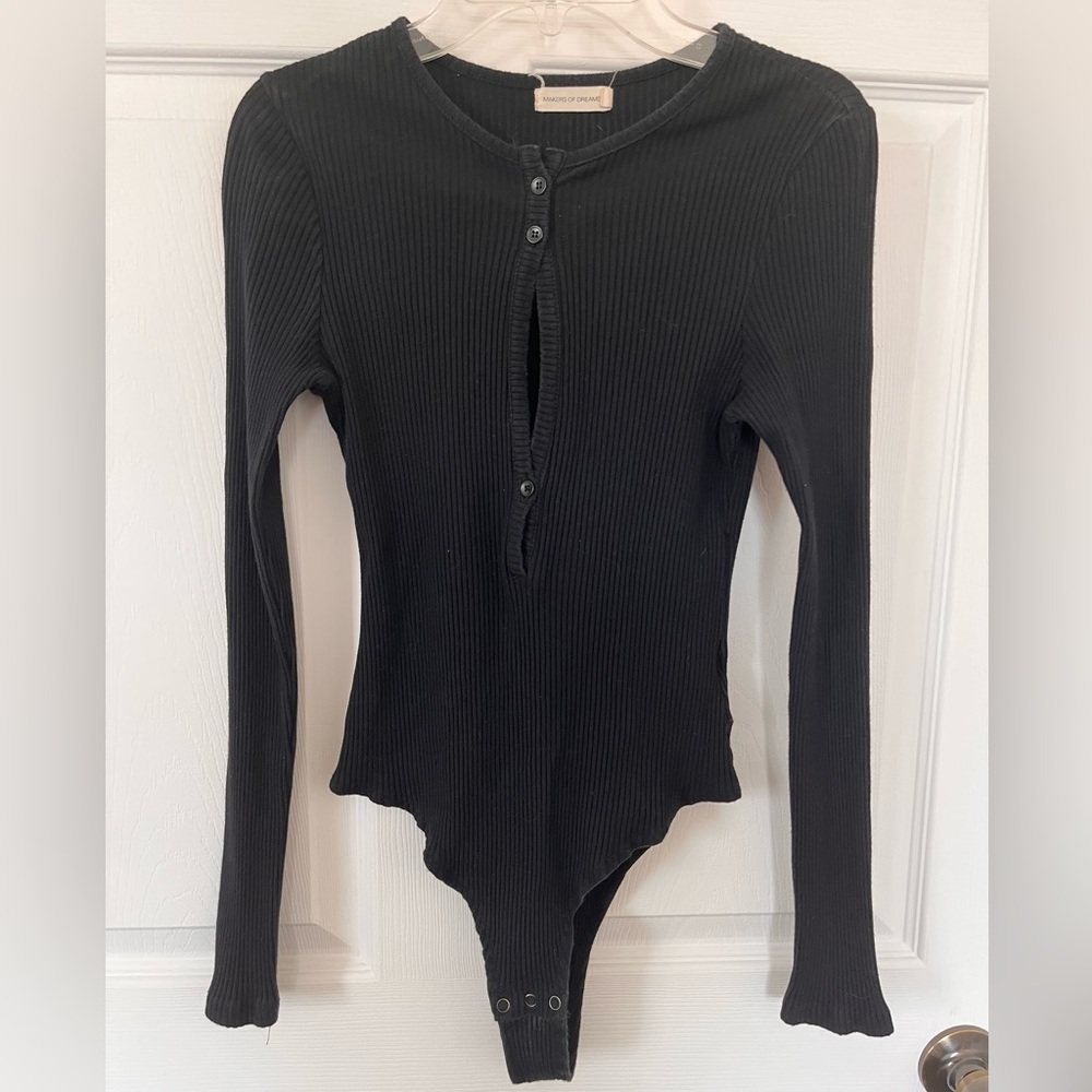 Black ribbed body suit